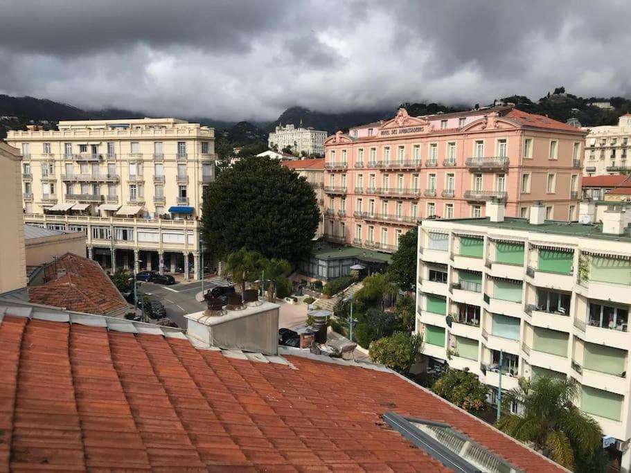 Lumineux Studio Sous Les Toits De Menton Exterior foto